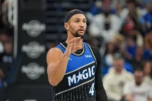 攻防兼备!萨格斯首节7中4拿到10分2助1断1帽 三分5中2